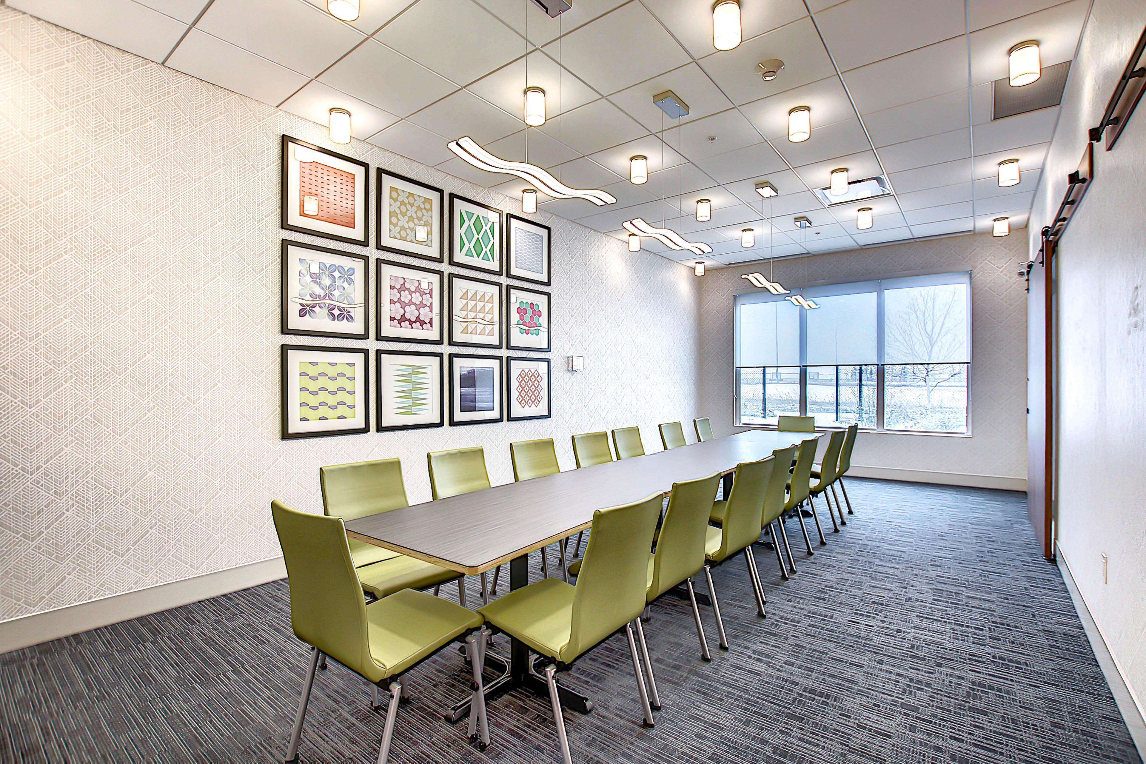 Holiday Inn Express & Suites - Calgary Airport Trail Ne By Ihg מראה חיצוני תמונה