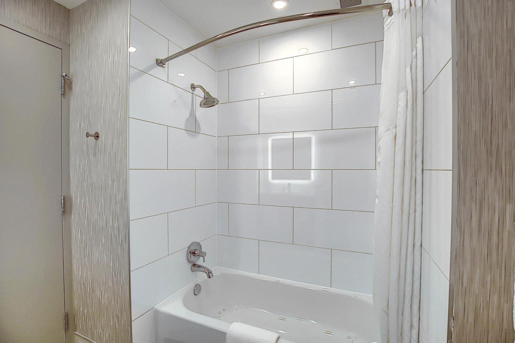 Holiday Inn Express & Suites - Calgary Airport Trail Ne By Ihg מראה חיצוני תמונה