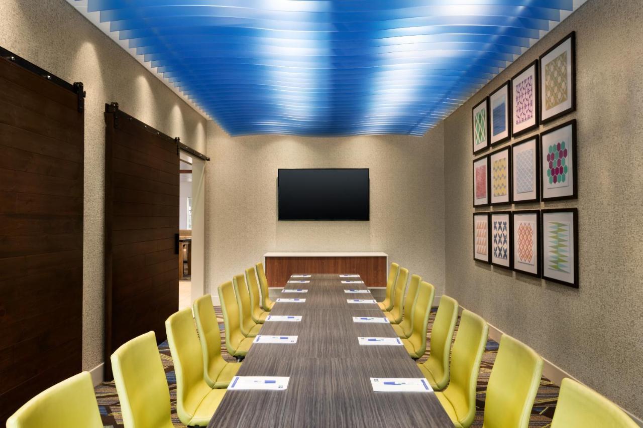 Holiday Inn Express & Suites - Calgary Airport Trail Ne By Ihg מראה חיצוני תמונה