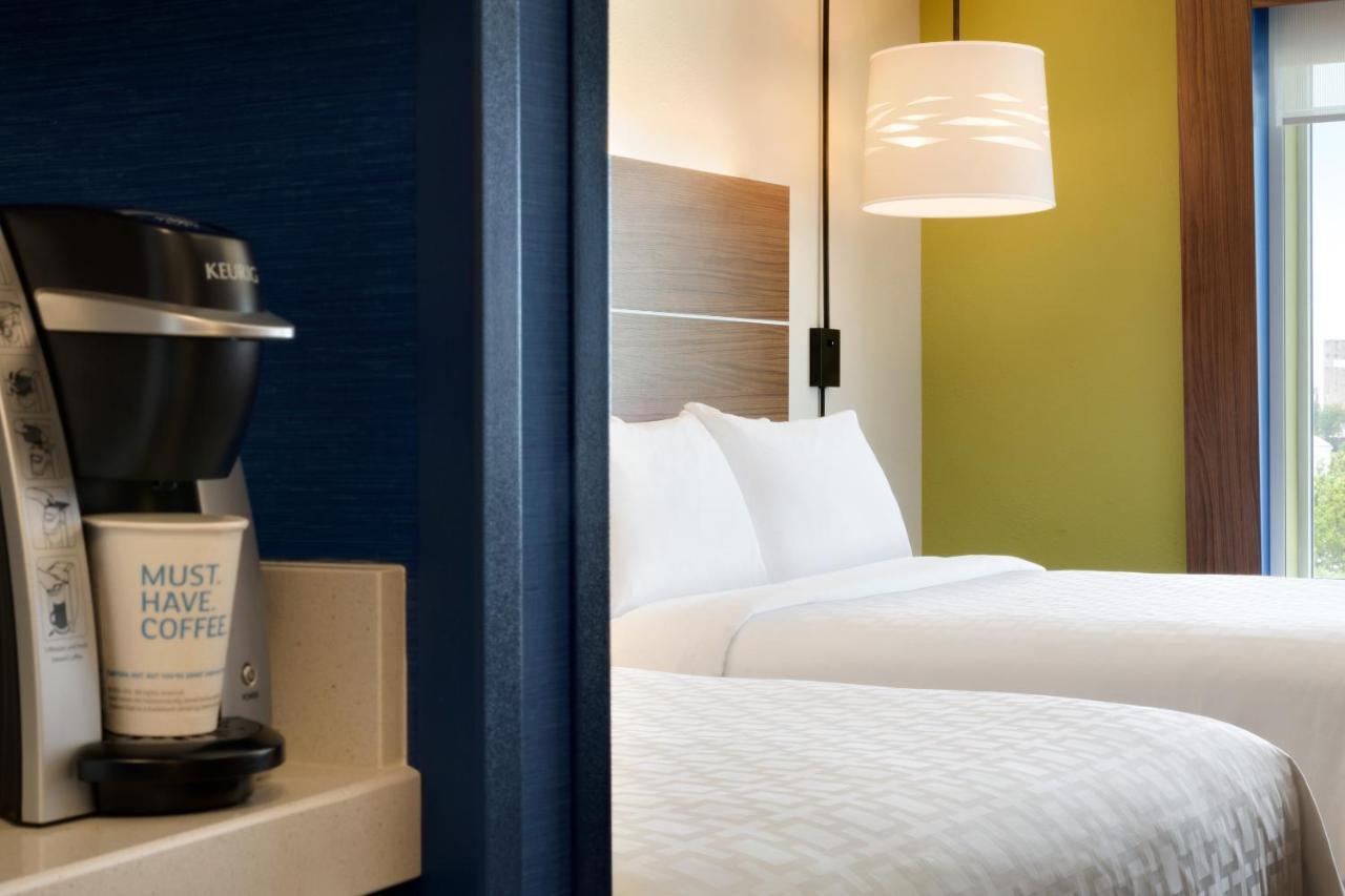 Holiday Inn Express & Suites - Calgary Airport Trail Ne By Ihg מראה חיצוני תמונה